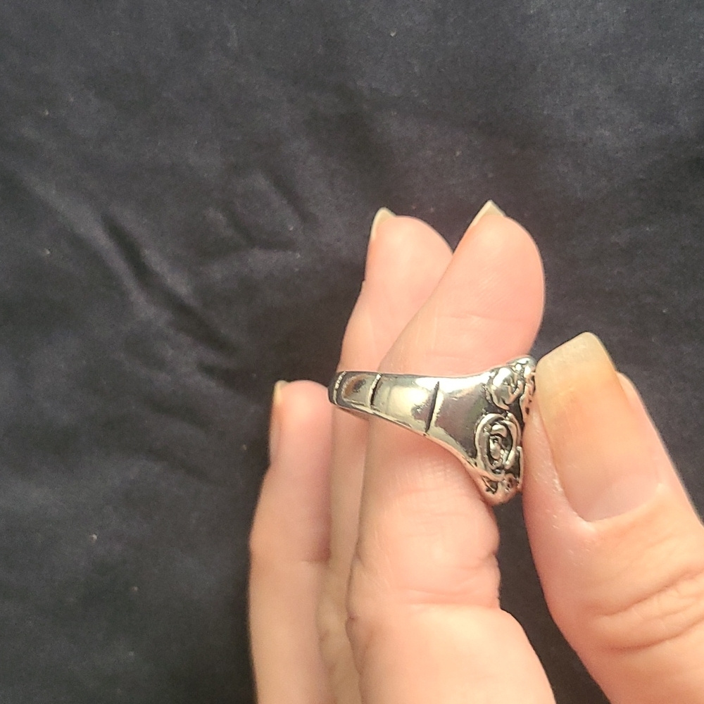 HOST PICK 💙Silver Rose Petal Ring. - Picture 5 of 6